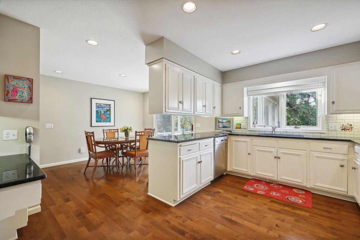 14519 Rocksborough Road Minnetonka, MN 55345 - Photo 17 of 51 Gallery Image 17