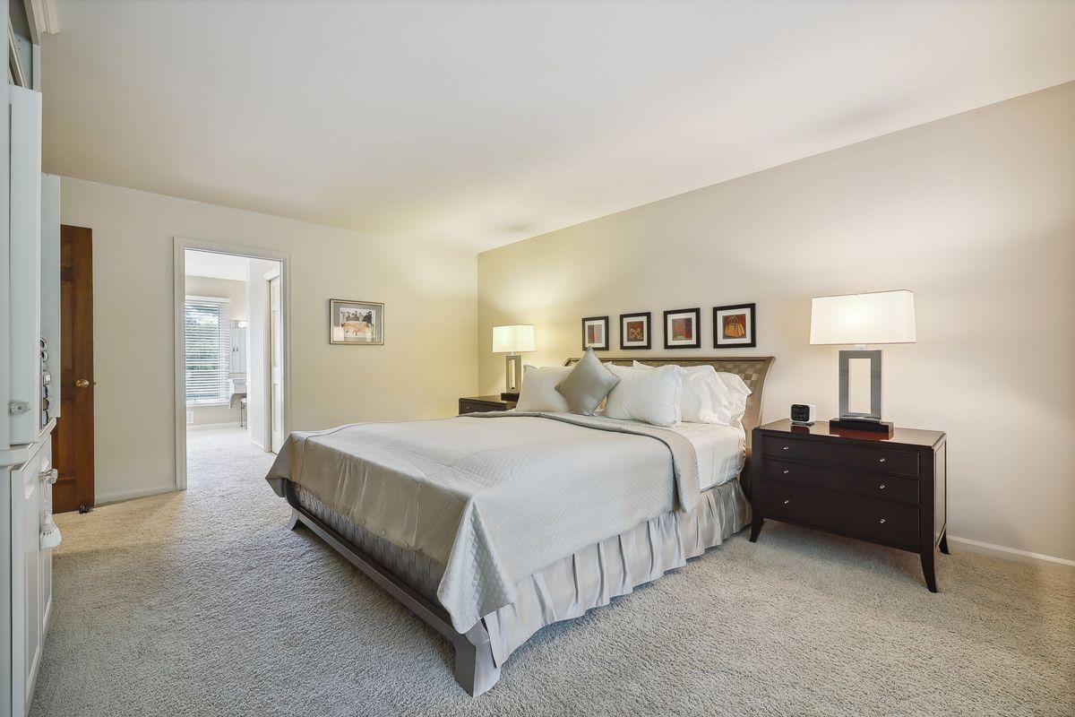 14519 Rocksborough Road Minnetonka, MN 55345 - Photo 30 of 51 Gallery Image 30