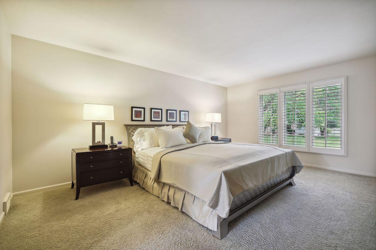 14519 Rocksborough Road Minnetonka, MN 55345 - Photo 31 of 51 Gallery Image 31