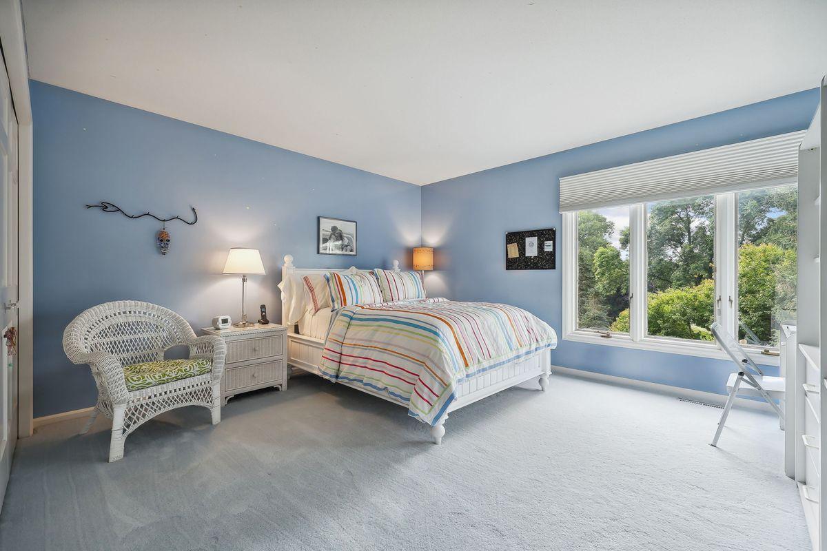 14519 Rocksborough Road Minnetonka, MN 55345 - Photo 33 of 51 Gallery Image 33