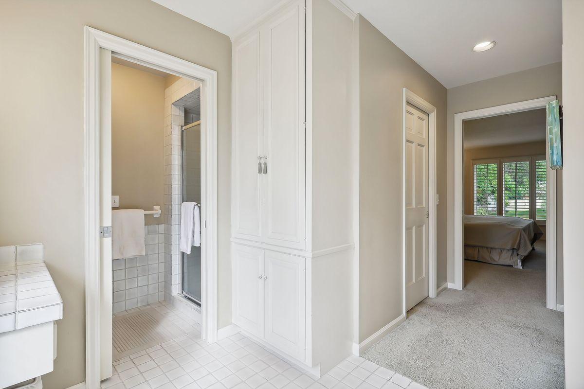 14519 Rocksborough Road Minnetonka, MN 55345 - Photo 36 of 51 Gallery Image 36