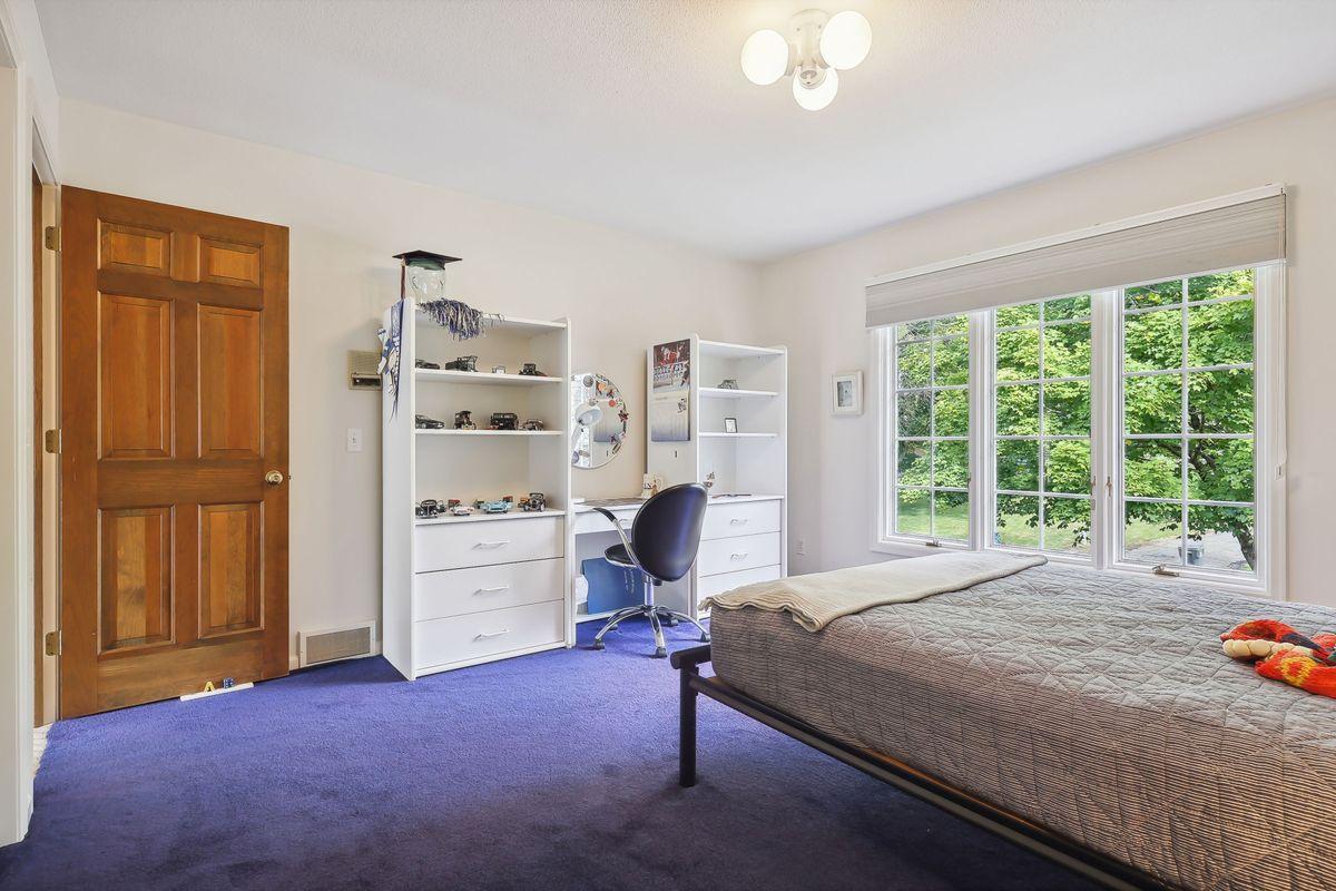 14519 Rocksborough Road Minnetonka, MN 55345 - Photo 37 of 51 Gallery Image 37