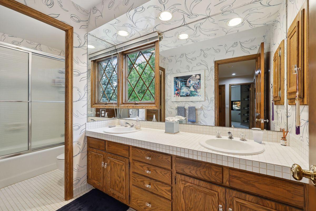14519 Rocksborough Road Minnetonka, MN 55345 - Photo 39 of 51 Gallery Image 39