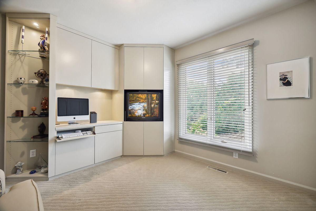 14519 Rocksborough Road Minnetonka, MN 55345 - Photo 42 of 51 Gallery Image 42