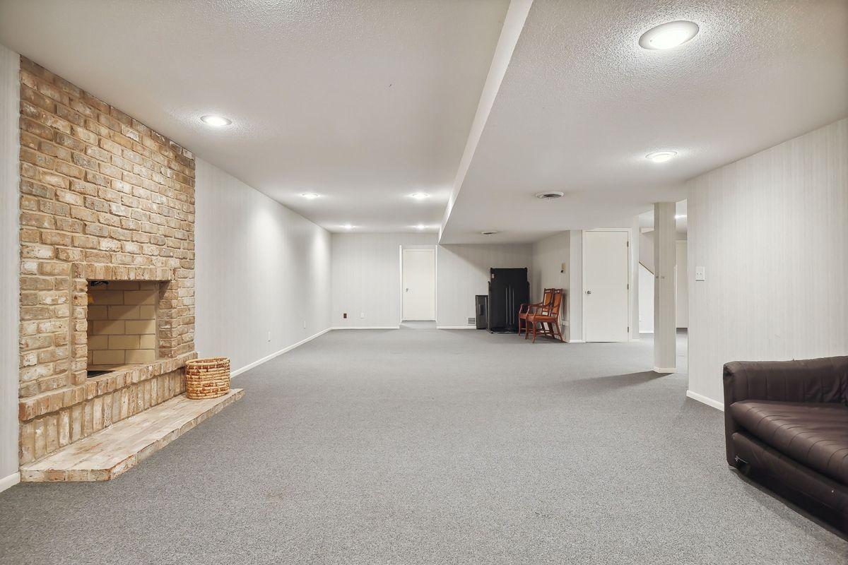 14519 Rocksborough Road Minnetonka, MN 55345 - Photo 44 of 51 Gallery Image 44