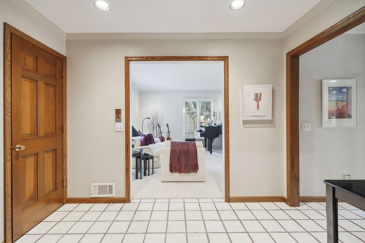 14519 Rocksborough Road Minnetonka, MN 55345 - Photo 8 of 51 Gallery Image 8