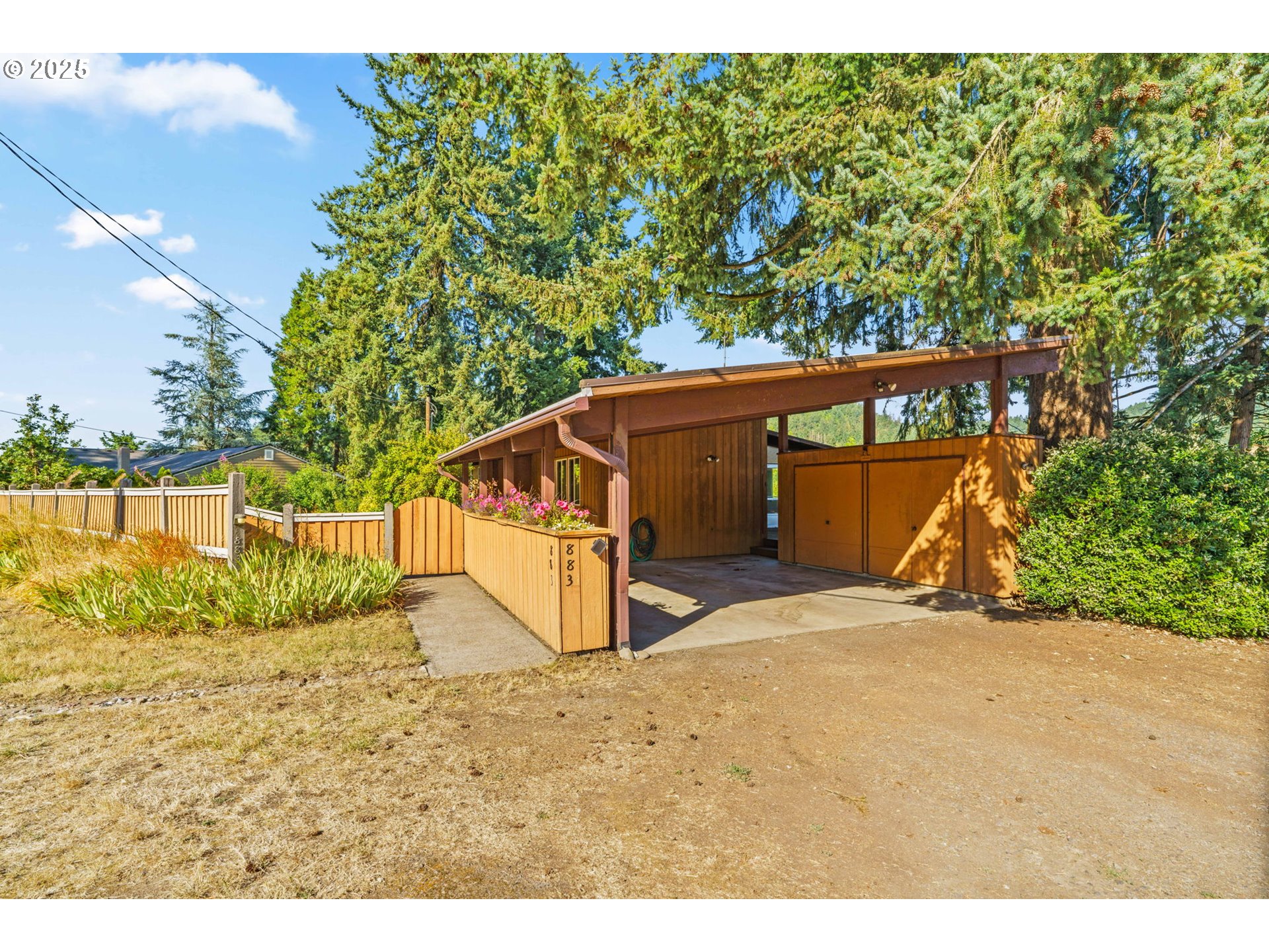 883 South 57th Street Springfield, OR 97478 - Photo 1 of 48