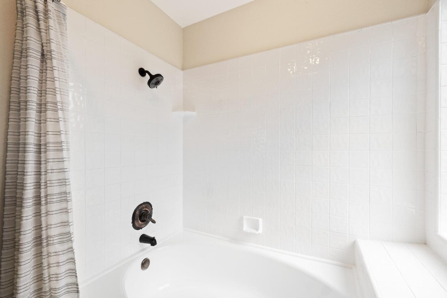 1148 Kayellen Court San Jose, CA 95125 - Photo 18 of 23 a bathroom with a bathtub