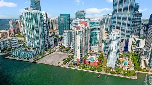 $4,500 | 1155 Brickell Bay Drive, Unit 2203, Miami, FL 33131