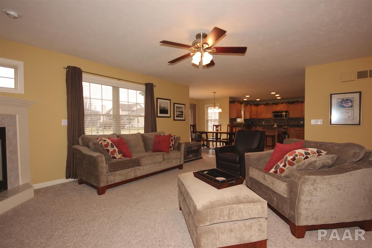 1608 Santa Fe Road Washington, IL 61571 - Photo 6 of 36 Gallery Image 6