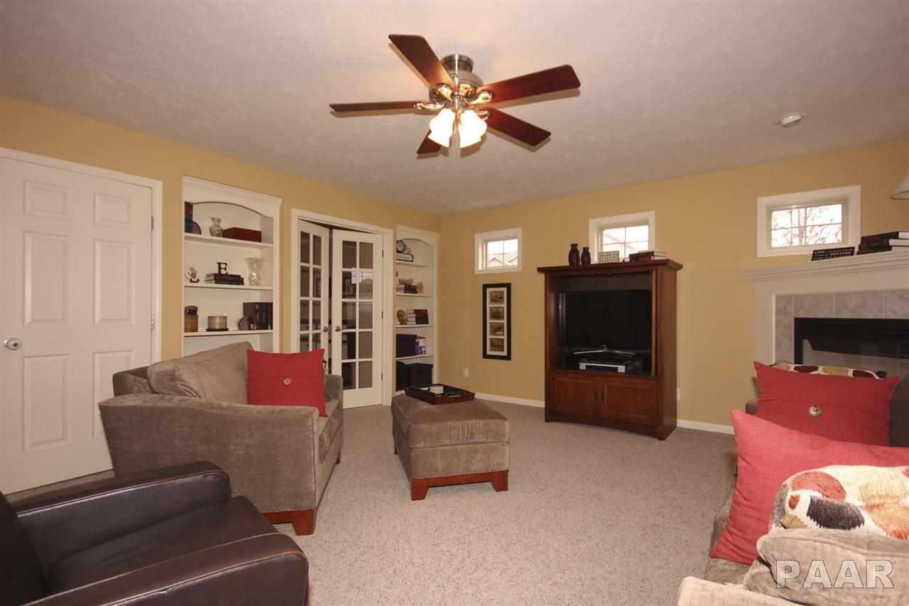 1608 Santa Fe Road Washington, IL 61571 - Photo 8 of 36 Gallery Image 8