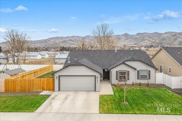 $454,000 | 171 South Fuji Avenue, Emmett, ID 83617