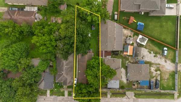 $250,000 | 1612 Common Street, Houston, TX 77009