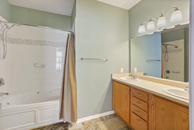 $249,900 | N17-w26541 Meadowgrass Circle, Unit A, Pewaukee, WI 53072