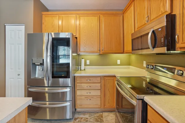 $249,900 | N17-w26541 Meadowgrass Circle, Unit A, Pewaukee, WI 53072