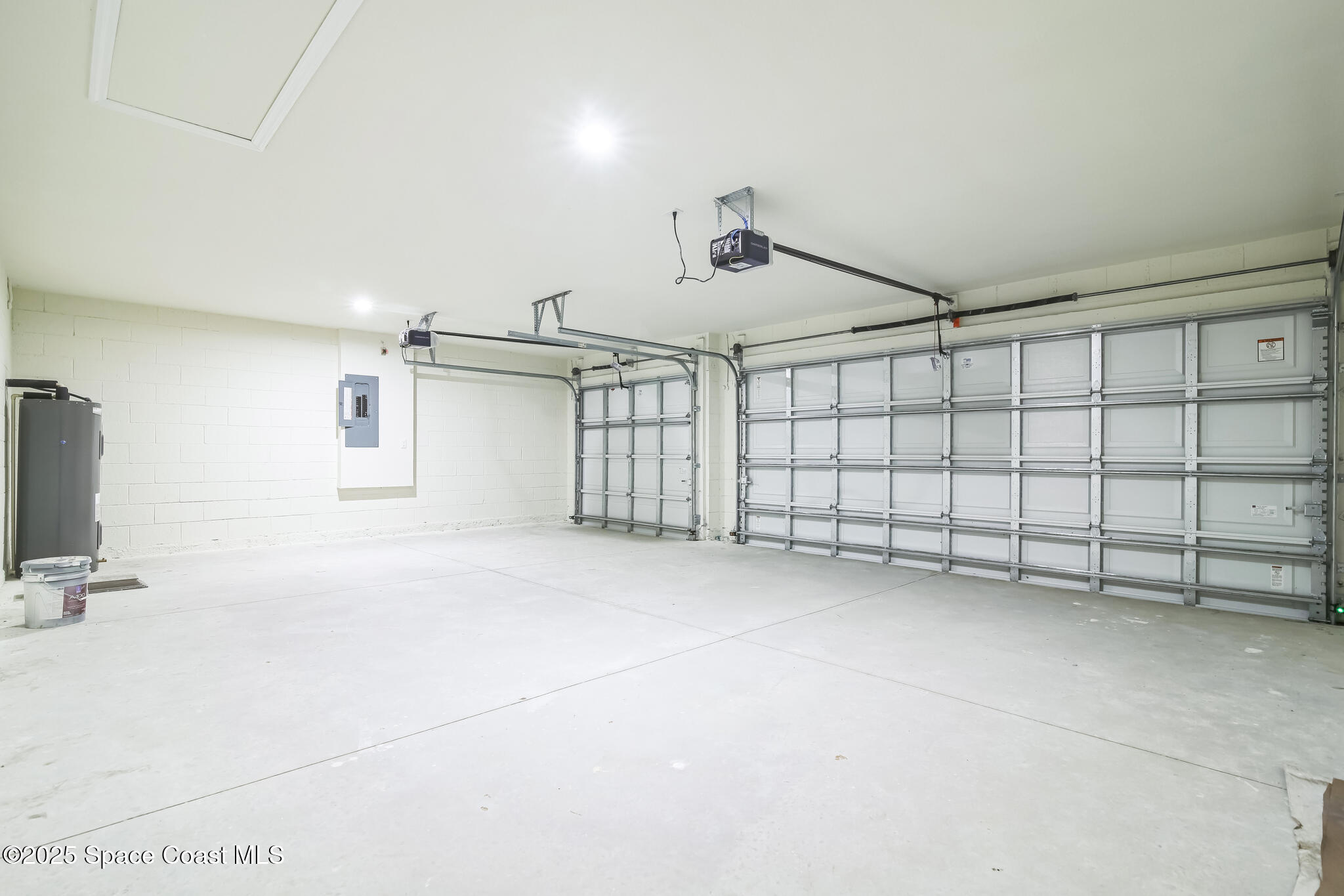 5314 Southeast 91st Street Ocala, FL 34480 - Photo 10 of 15 3 car garage