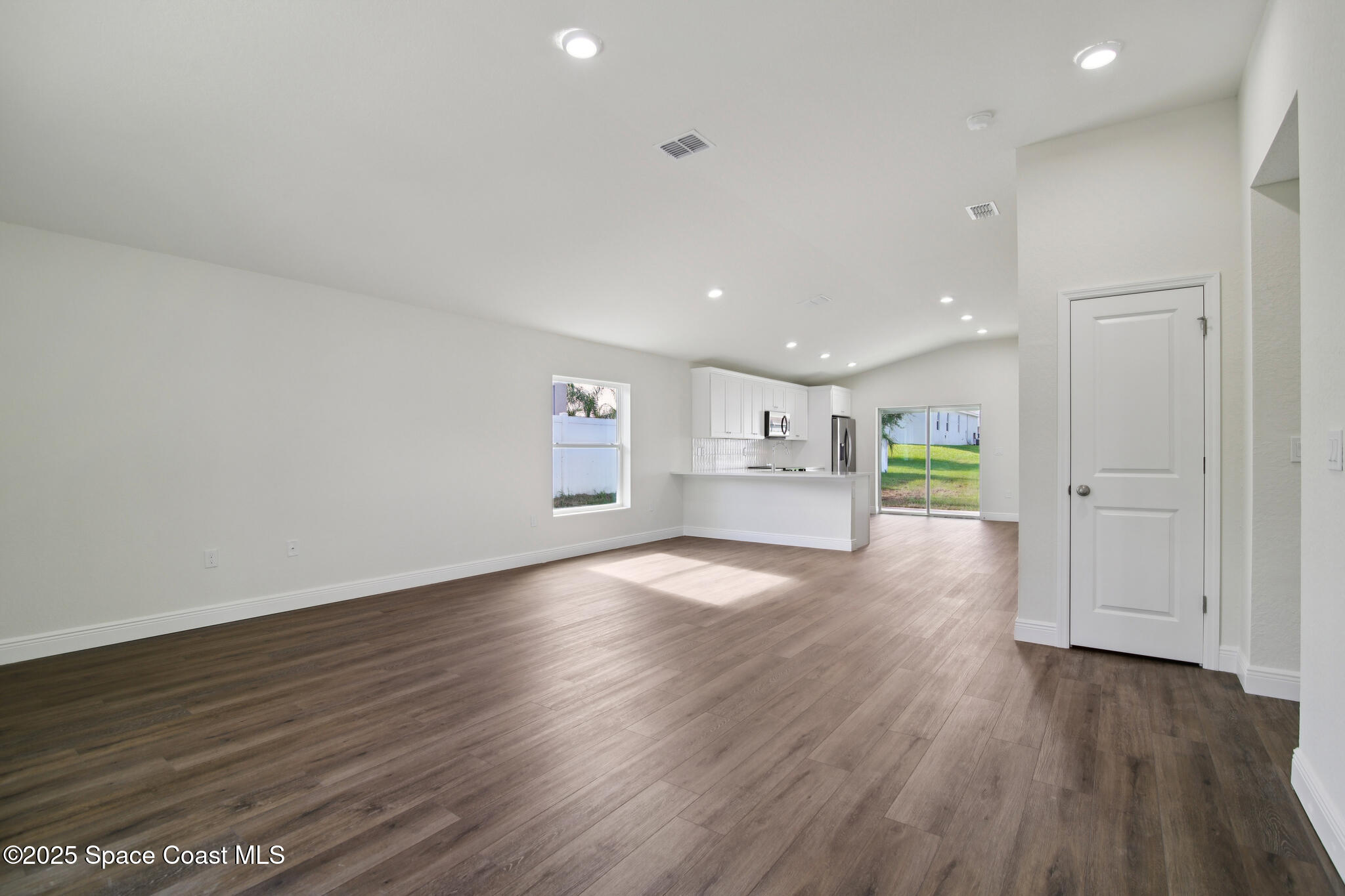 5314 Southeast 91st Street Ocala, FL 34480 - Photo 14 of 15 Great Room