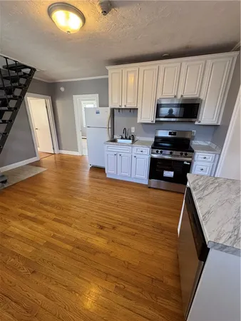 $2,000 | 29 Gesler Street, Unit 2F, Providence, RI 02909