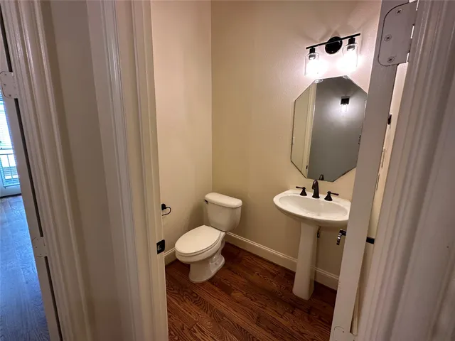 $2,350 | 6353 Richmond Avenue, Unit 121, Houston, TX 77057