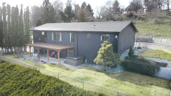 $535,000 | 190 Hennepin Street, Okanogan, WA 98840