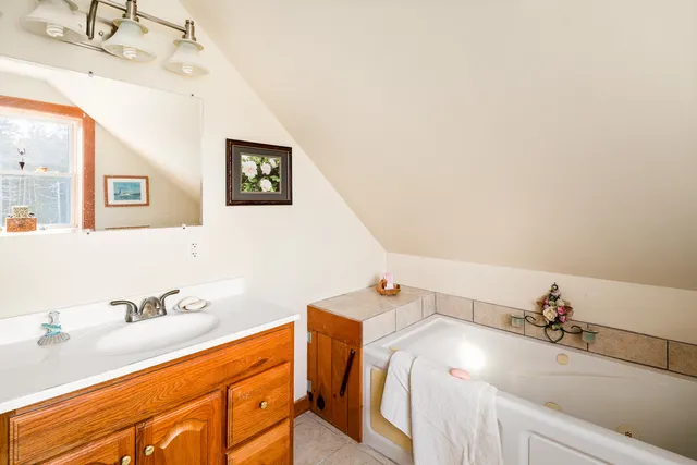 $1,100,000 | 83 North Road, Matinicus, ME 04851