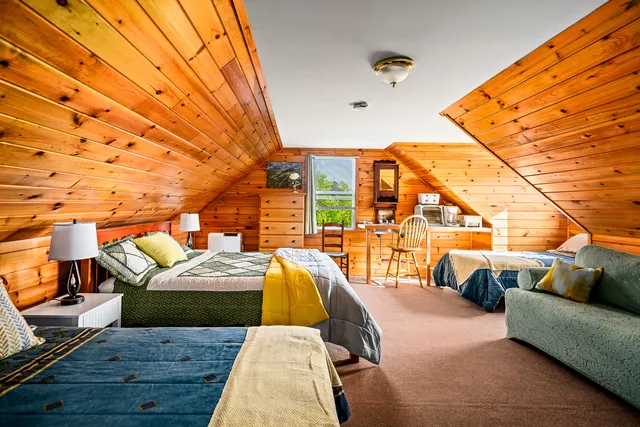 $1,100,000 | 83 North Road, Matinicus, ME 04851