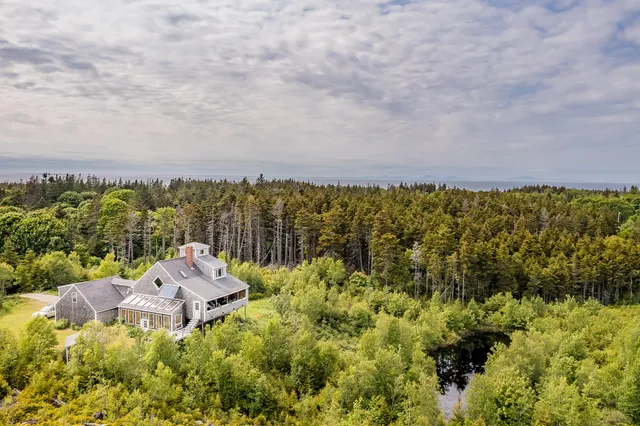 $1,100,000 | 83 North Road, Matinicus, ME 04851