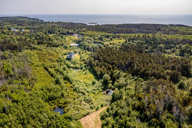 $1,100,000 | 83 North Road, Matinicus, ME 04851