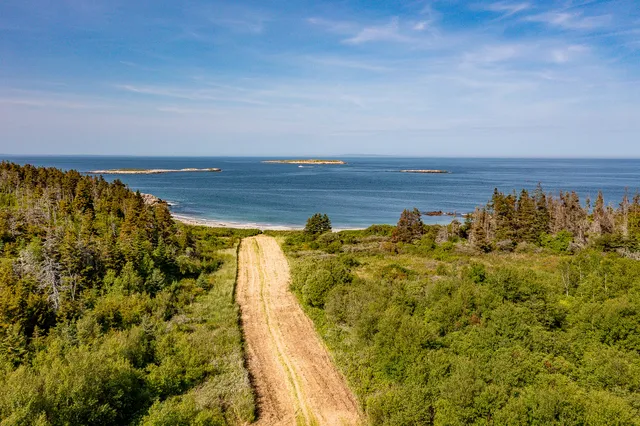 $1,100,000 | 83 North Road, Matinicus, ME 04851