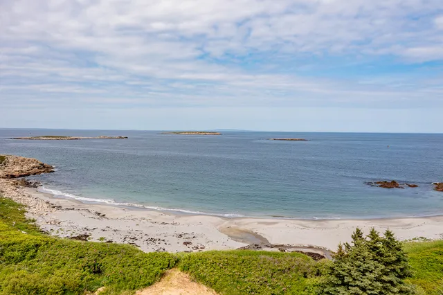 $1,100,000 | 83 North Road, Matinicus, ME 04851