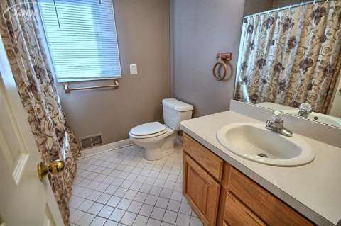 11500 Whitaker Road Fenton, MI 48430 - Photo 18 of 29 20420240-17.JPG