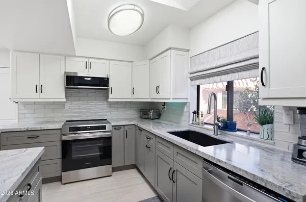 $492,500 | 1015 East Becker Lane, Phoenix, AZ 85020