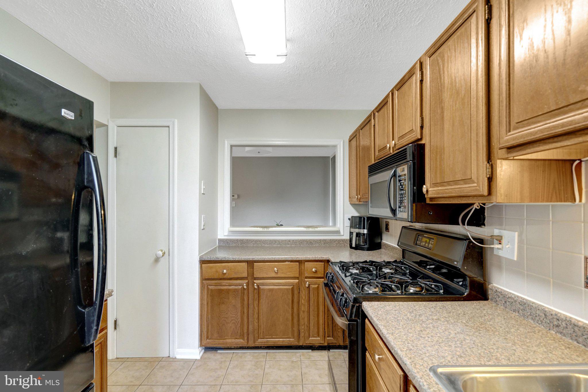 10107 Oakton Terrace Road Oakton, VA 22124 - Photo 17 of 29 Gallery Image 17