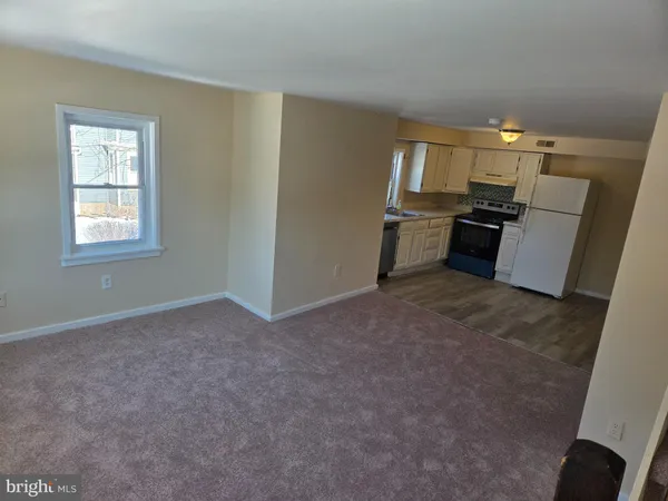 $1,400 | 504 Main Street, Unit 4, Lumberton, NJ 08048