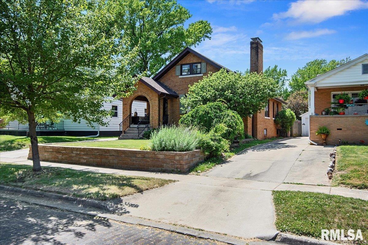 2137 North 6th Street Springfield, IL 62702 - Photo 3 of 45