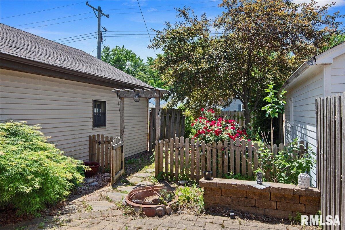 2137 North 6th Street Springfield, IL 62702 - Photo 43 of 45