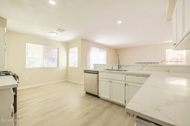 $454,900 | 44606 Foxboro Court, Lancaster, CA 93535