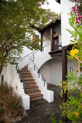 $1,350,000 | 2925 Graceland Way, Glendale, CA 91206