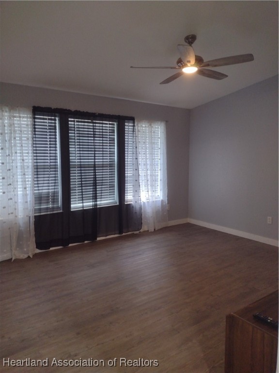 1731 West Batavia Road Avon Park, FL 33825 - Photo 24 of 25 an empty room with windows