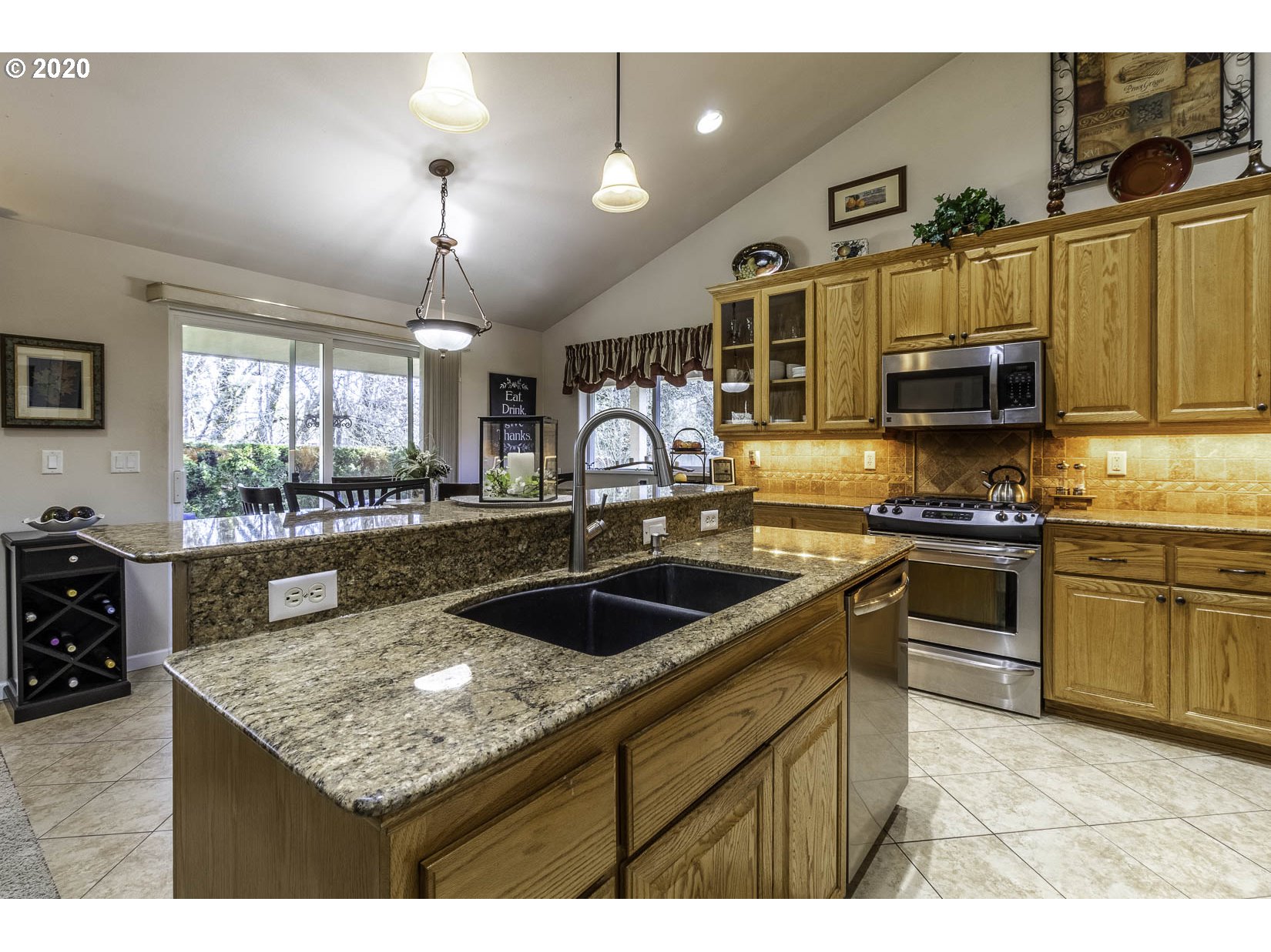 3433 Quail Ridge Lane Eugene, OR 97404 - Photo 9 of 27 Gallery Image 9