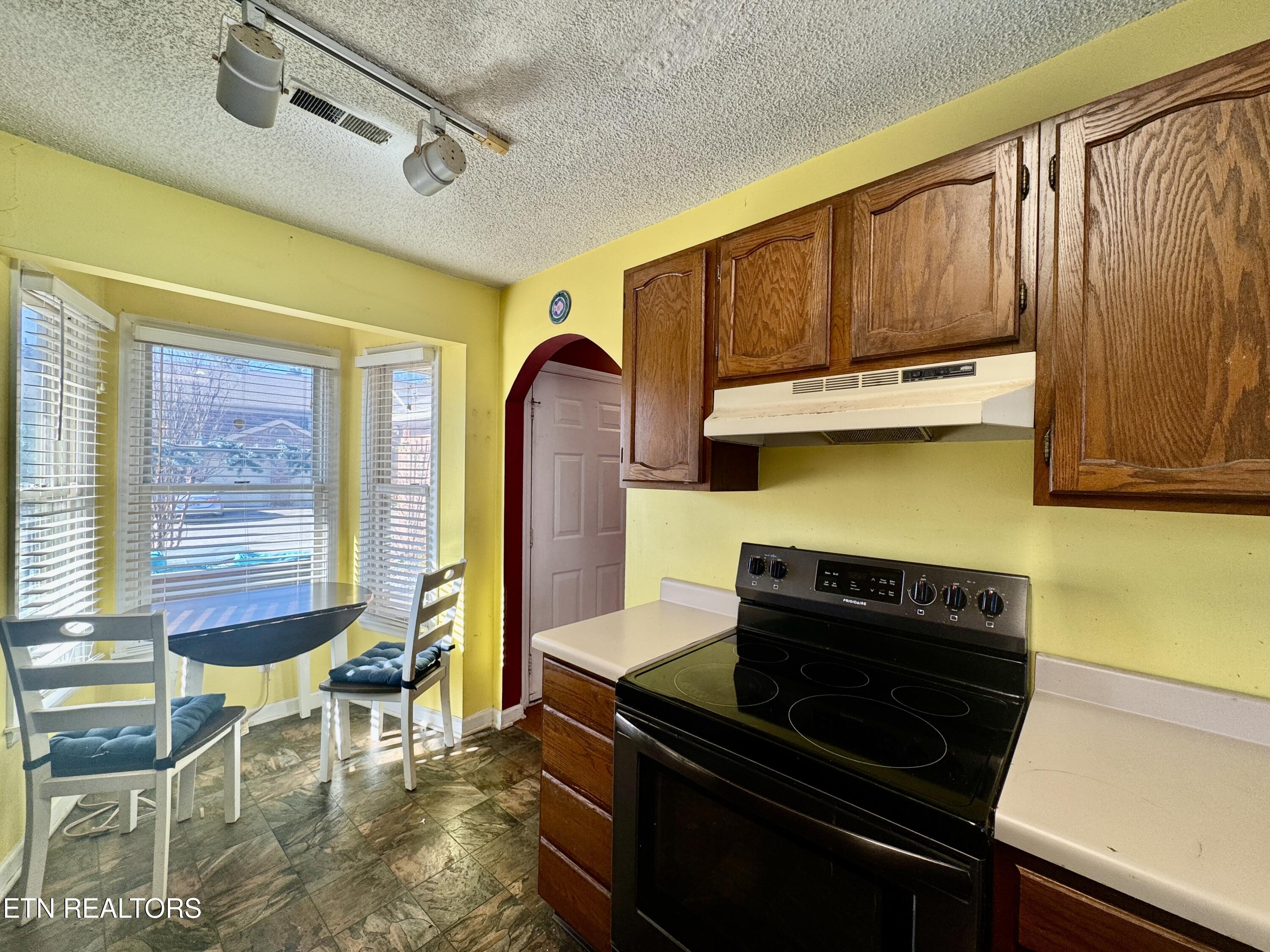 137 Durwood Road, Unit D Knoxville, TN 37922 - Photo 11 of 32 IMG_4443