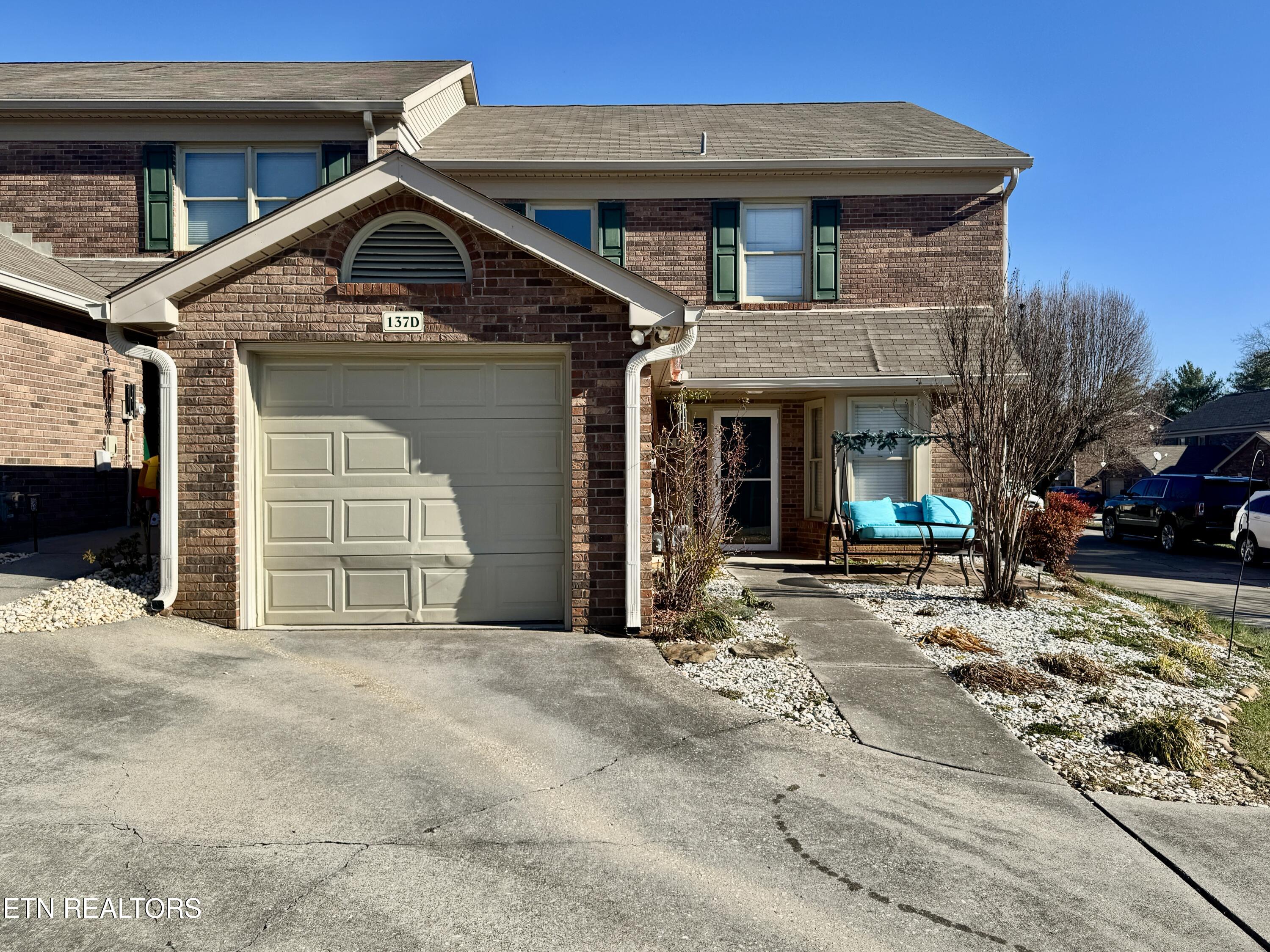 137 Durwood Road, Unit D Knoxville, TN 37922 - Photo 2 of 32 IMG_4432