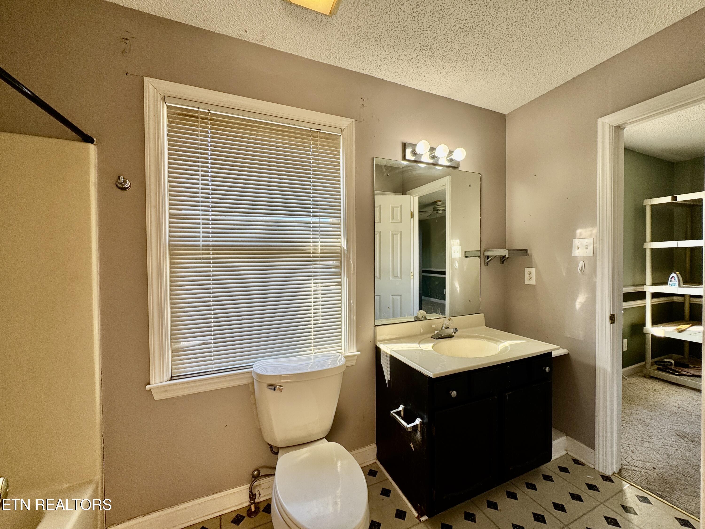 137 Durwood Road, Unit D Knoxville, TN 37922 - Photo 28 of 32 IMG_4460