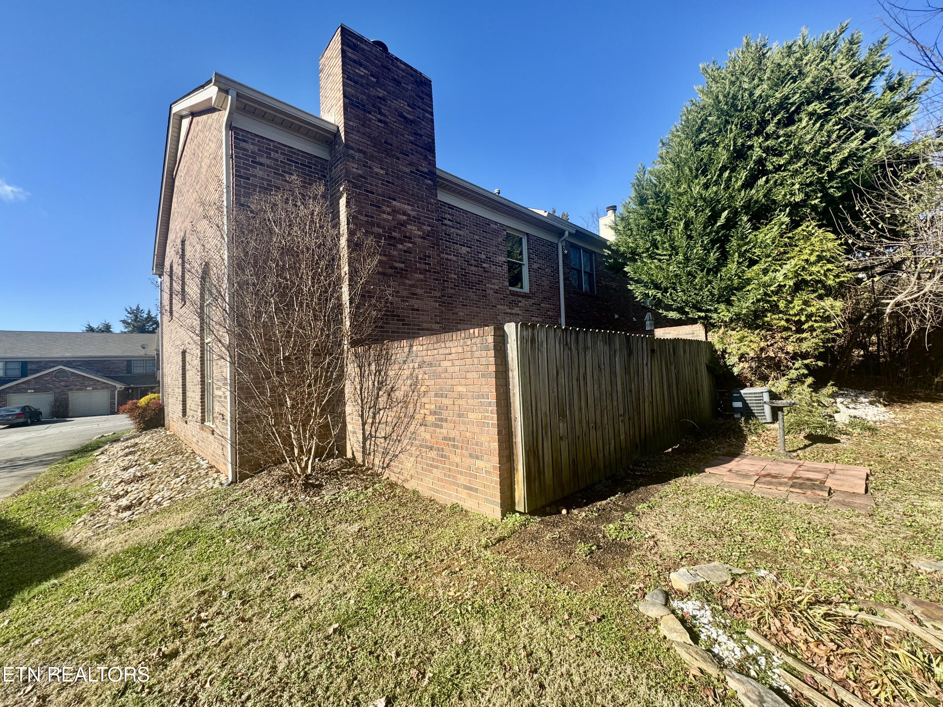 137 Durwood Road, Unit D Knoxville, TN 37922 - Photo 4 of 32 IMG_4434