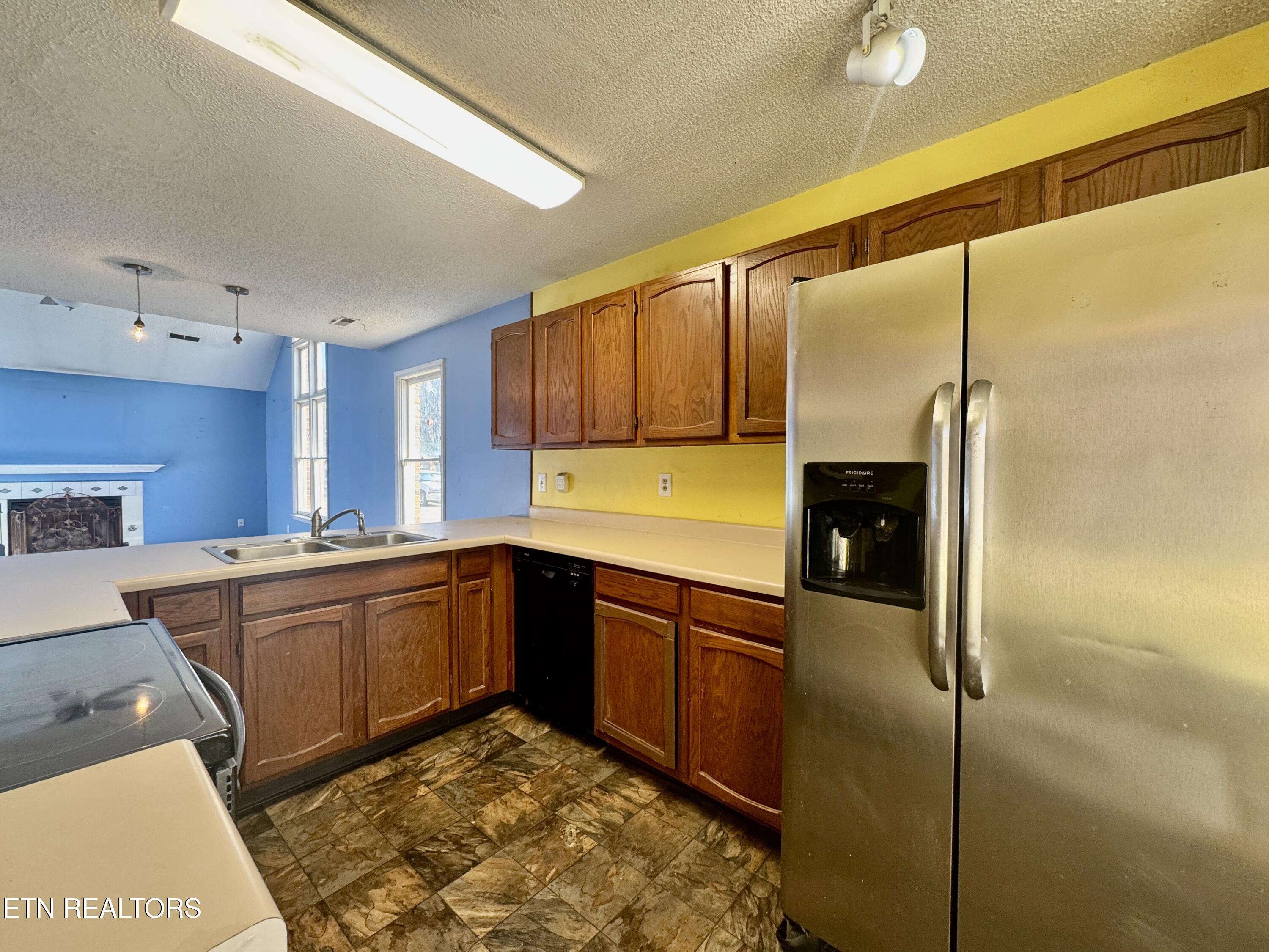 137 Durwood Road, Unit D Knoxville, TN 37922 - Photo 10 of 32 IMG_4442