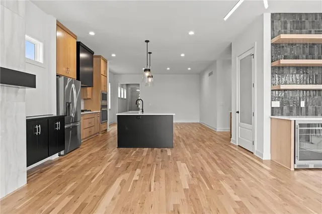 $999,500 | 2207 West 47th Terrace, Westwood, KS 66205