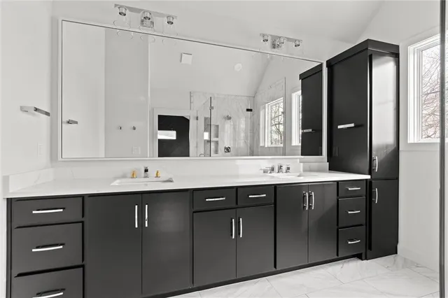 $999,500 | 2207 West 47th Terrace, Westwood, KS 66205