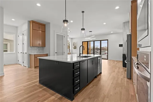 $999,500 | 2207 West 47th Terrace, Westwood, KS 66205