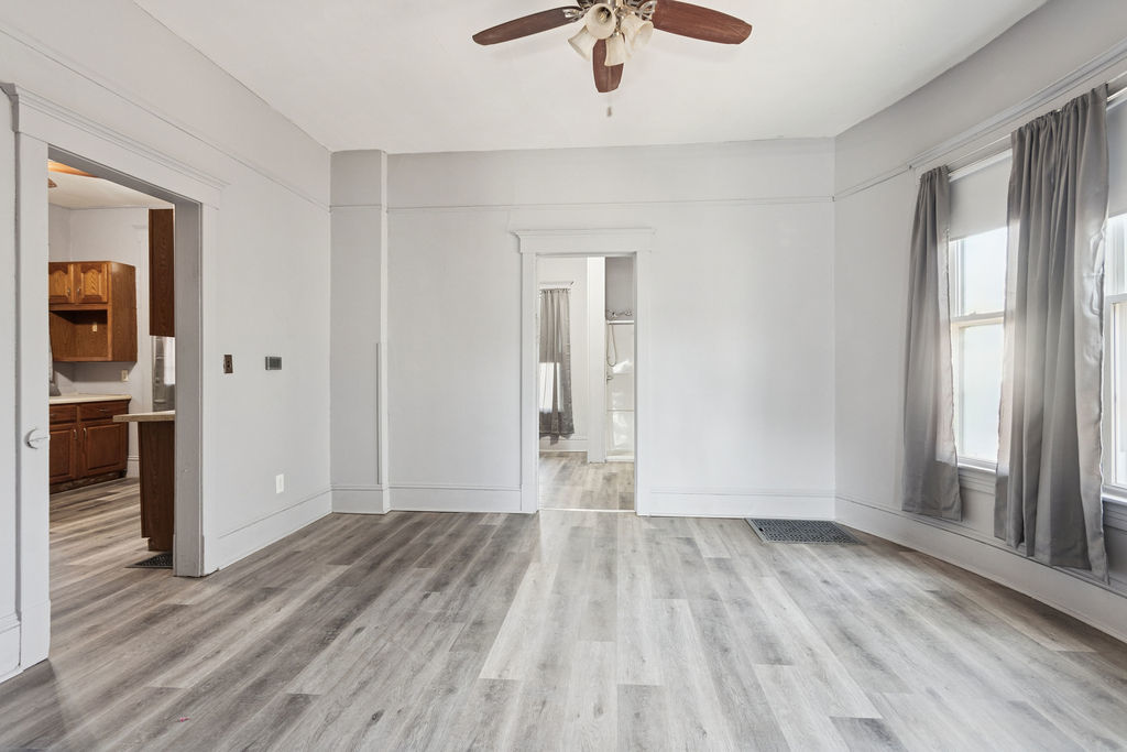 705 West Market Street Bloomington, IL 61701 - Photo 4 of 20