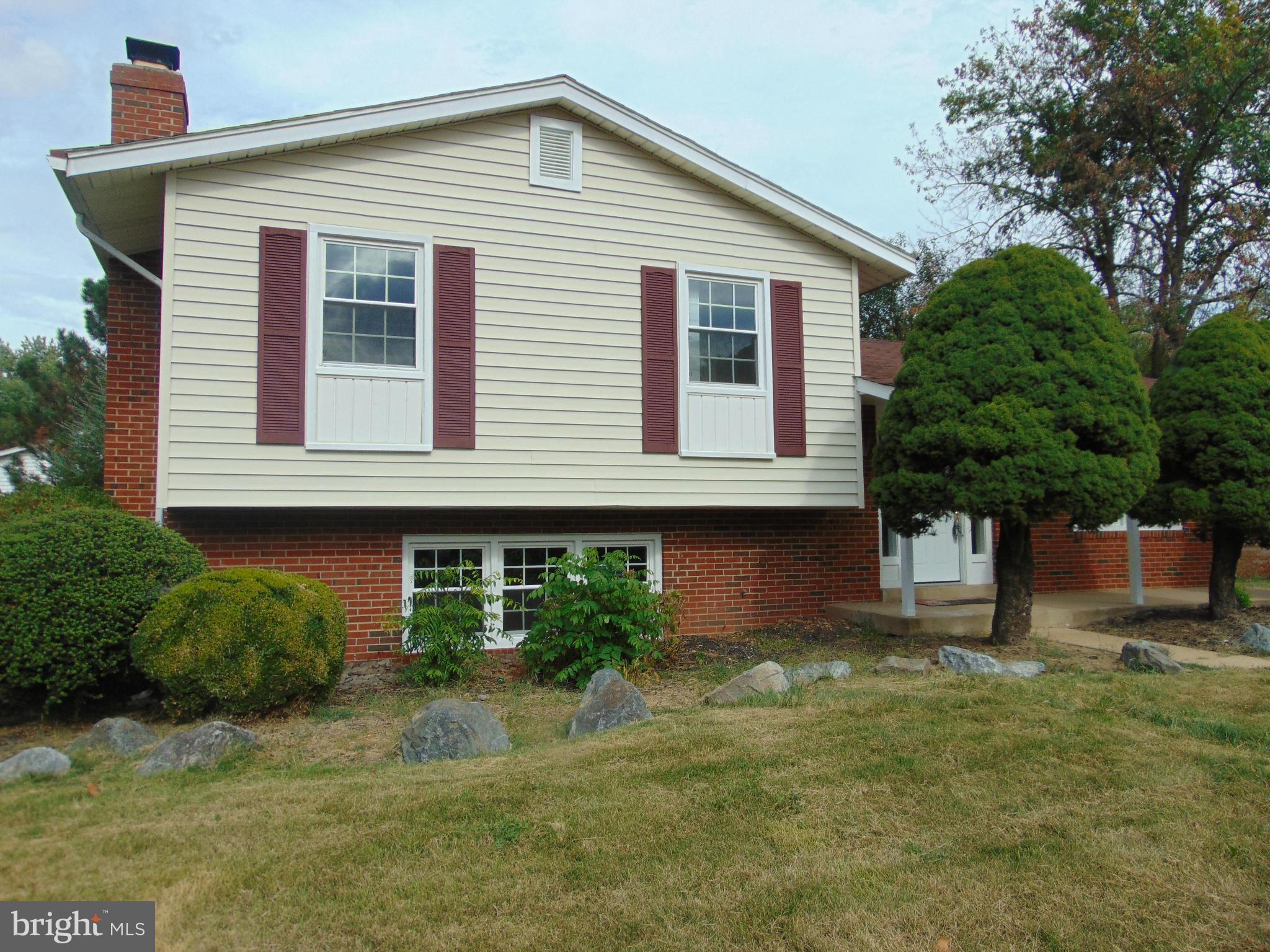 7421 Castle Road Manassas, VA 20109 - Photo 1 of 26 Exterior (Front)